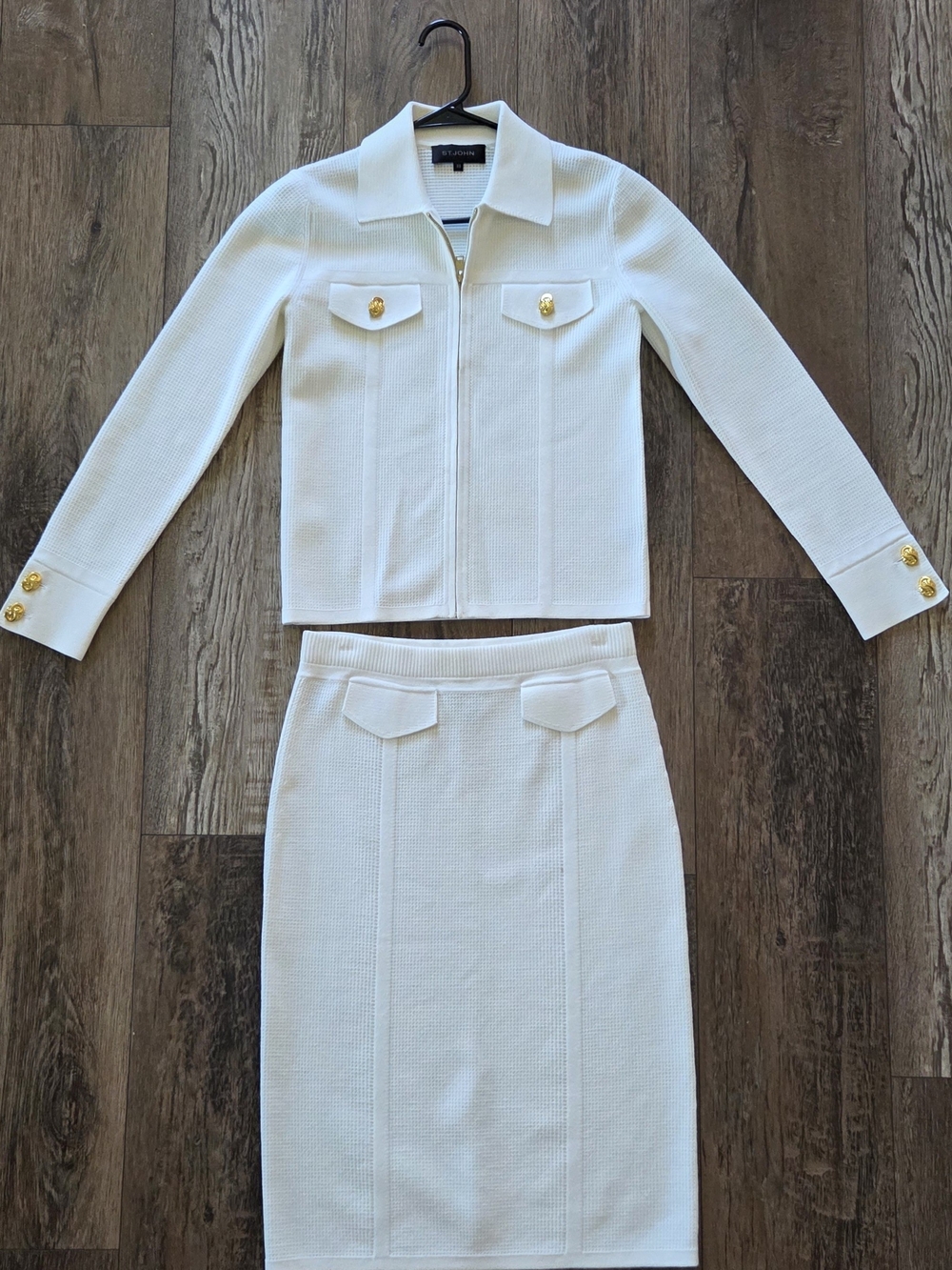 St. John White Knit Skirt Jacket Set with Gold Buttons XS/S